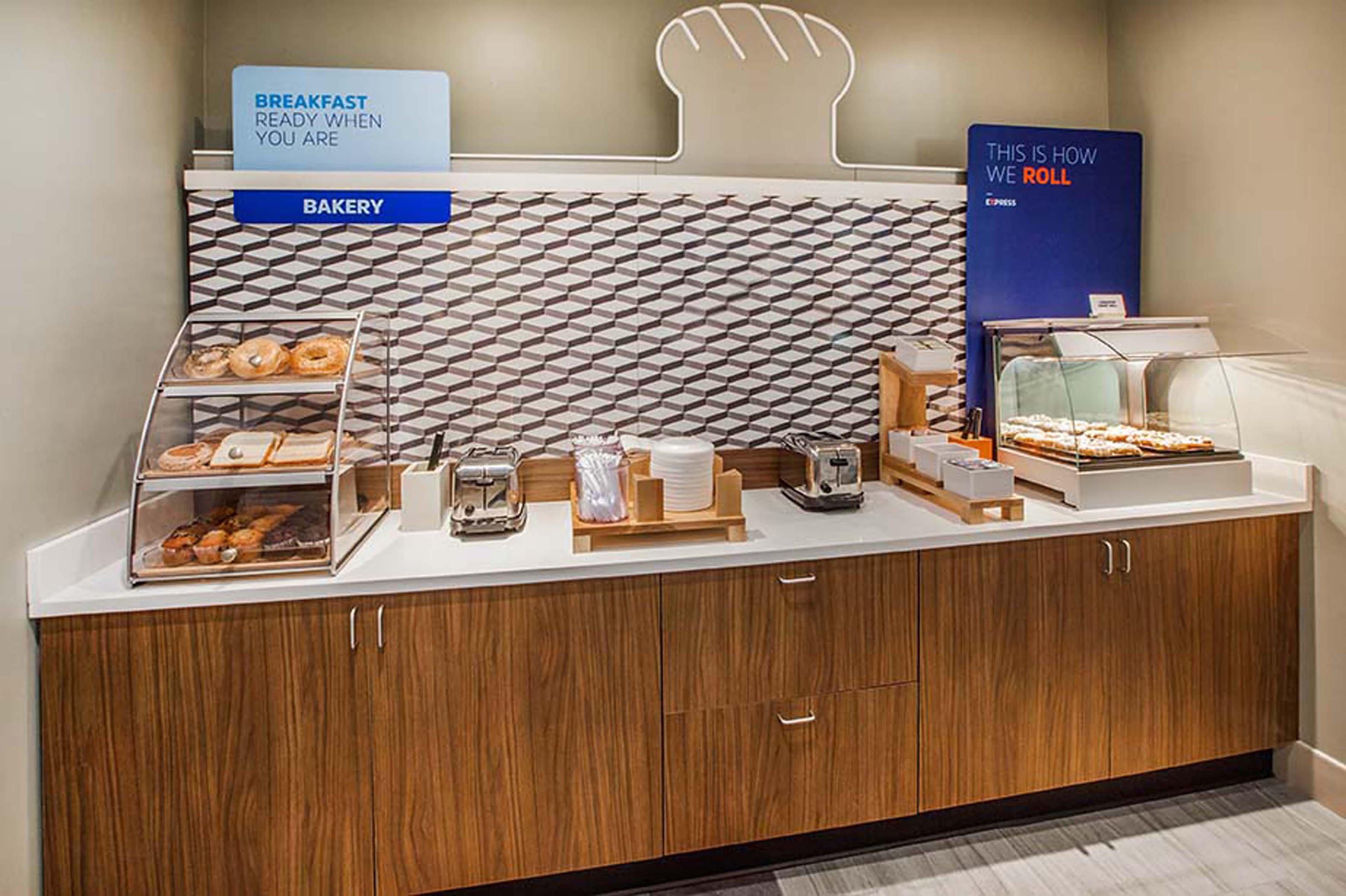 Holiday Inn Express Hotel & Suites Lake Elsinore By Ihg Eksteriør bilde
