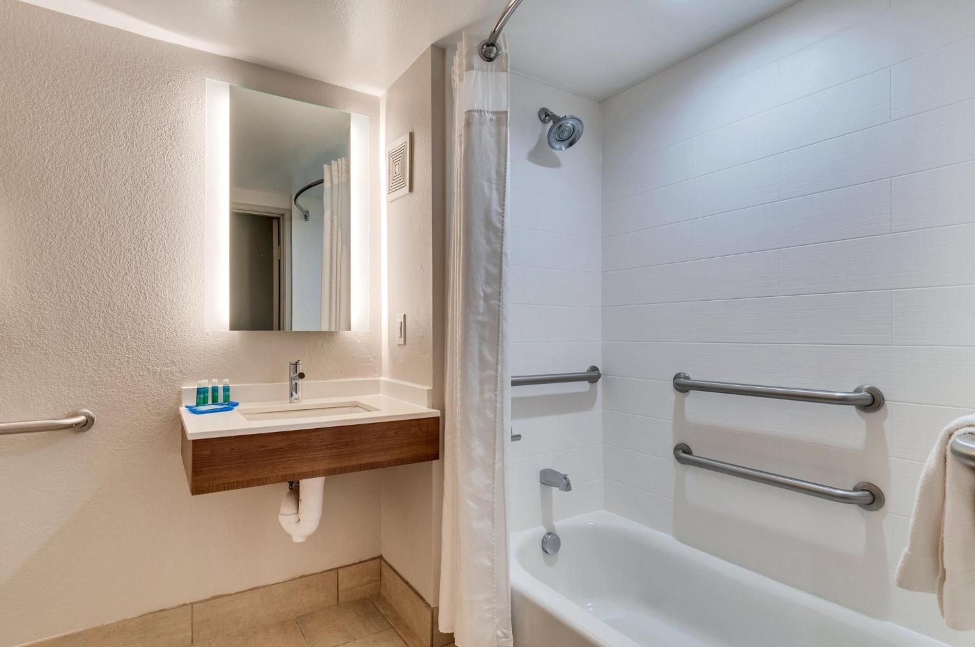 Holiday Inn Express Hotel & Suites Lake Elsinore By Ihg Eksteriør bilde